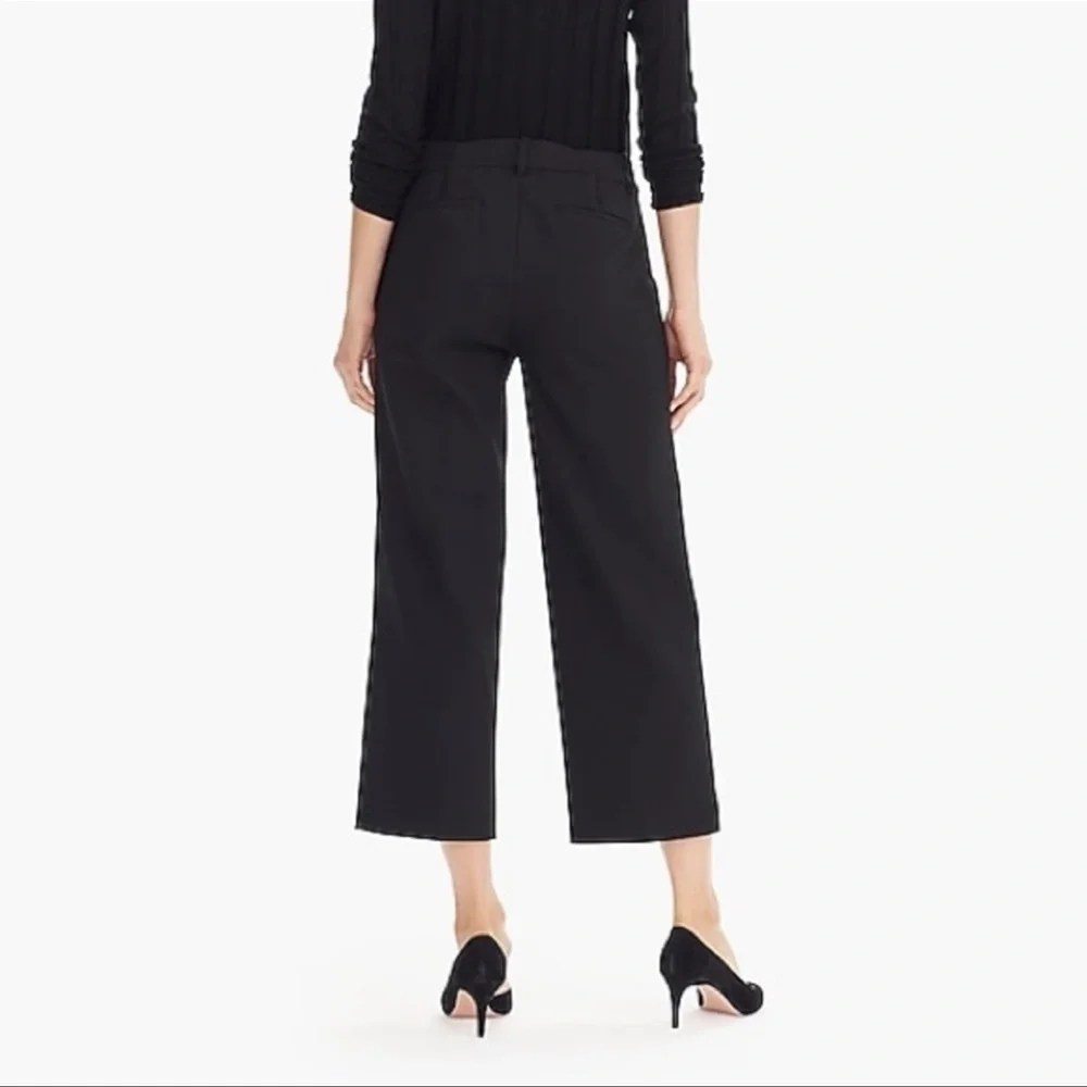 J Crew Black High Rise Crop Peyton Pant in Four Way Stretch EUC Size 4